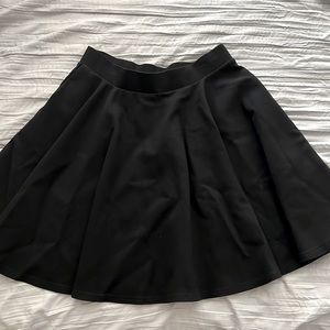 BLACK LAUREN CONRAD MINI SKIRT